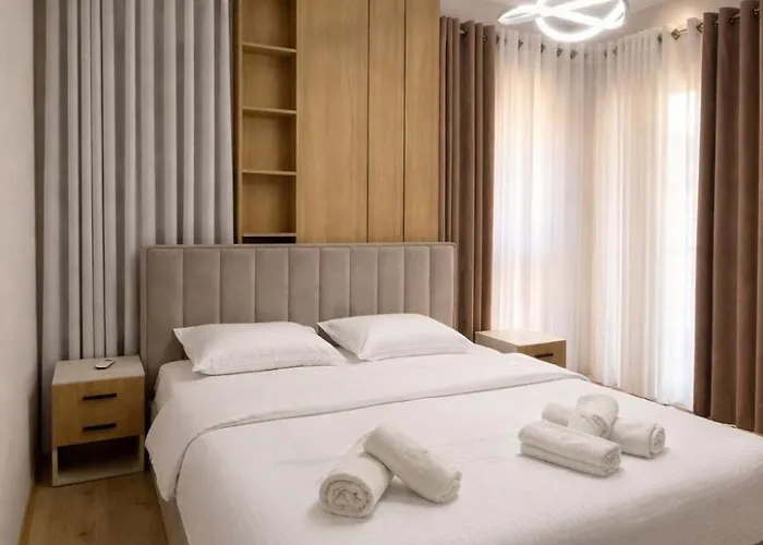 Center Apartment *